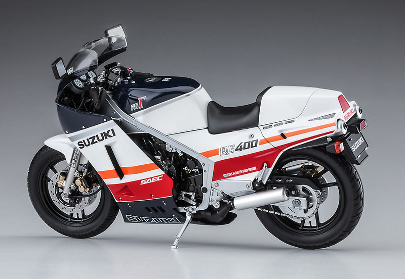 Hasegawa Models 21732  Suzuki RG400Γ Early model “Red/White color” w/Under cowl  1:12 SCALE MODEL KIT