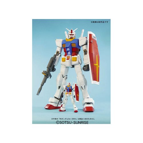 Bandai  2087016 Mobile Suit Gundam RX-78-2 Gundam Mega Size 1:48 Scale Model Kit