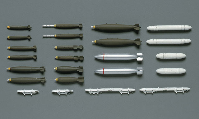 Hasegawa Models 35001 Aircraft Weapon I American Normal Bomb Set 1:72 SCALE MODEL KIT