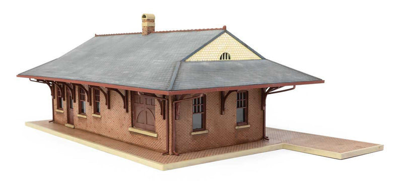 Walthers Cornerstone 933-3553 Pennsylvania System Brick Combination Station -- Kit, HO