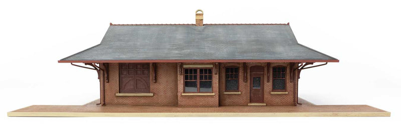 Walthers Cornerstone 933-3553 Pennsylvania System Brick Combination Station -- Kit, HO