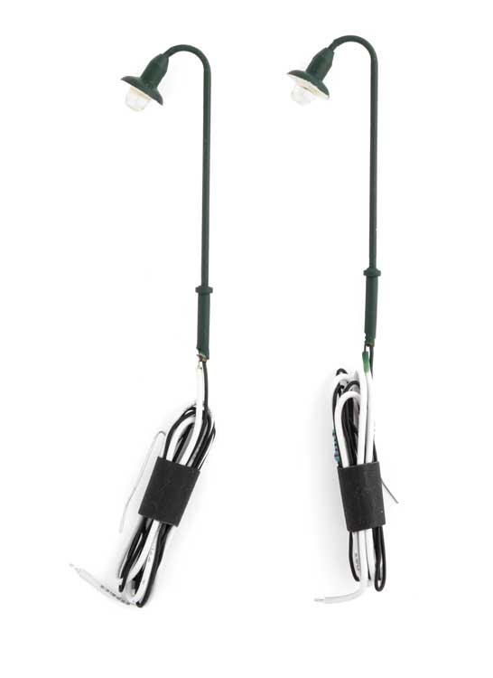 Walthers SceneMaster 949-4801 HO LED Streetlight 2-Pack -- Station Platform Light