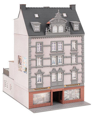 Faller 130705 Townhouse with Repair Shop Kit