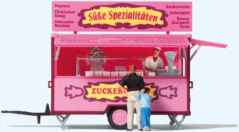 Preiser HO 10748 Sweets Concession Trailer with Figures, 4 Figures