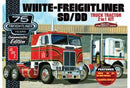 AMT Model Kits 1046 White Freightliner 2-in-1 SC/DD Cabover Tractor