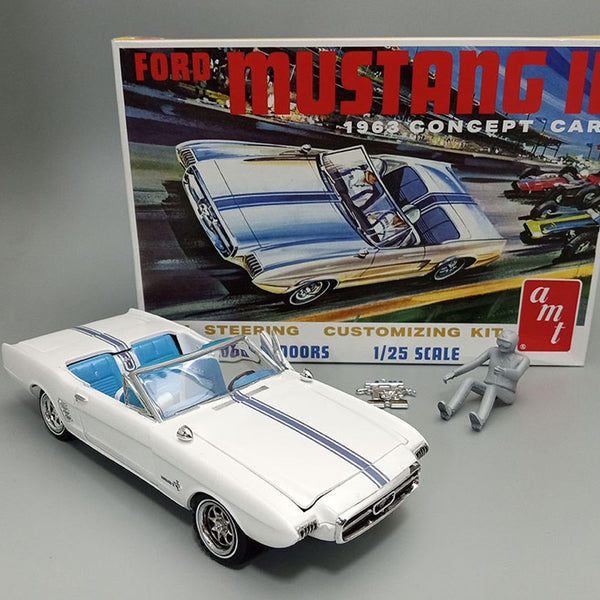AMT Model Kits 1369 1963 Ford Mustang II Concept Car