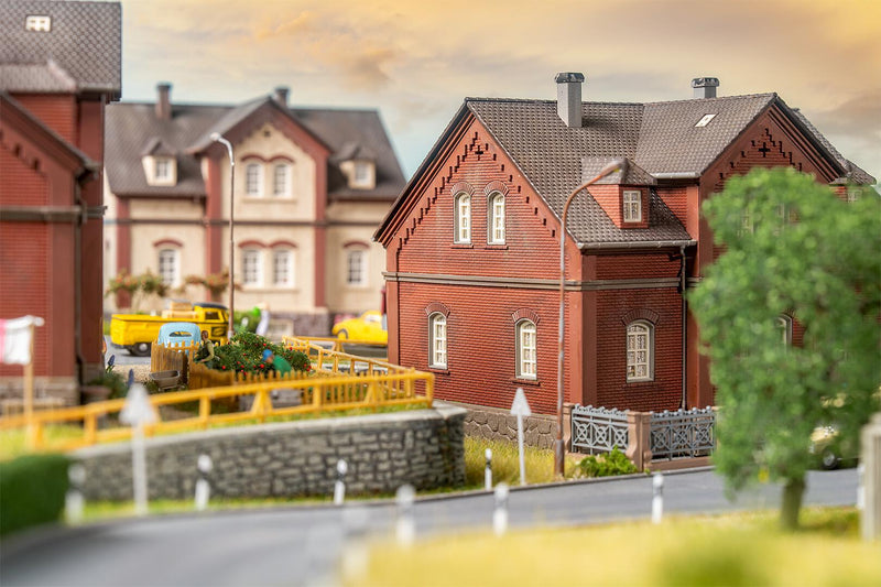 PREORDER Faller HO 130753 Bergmannsplatz House Kit