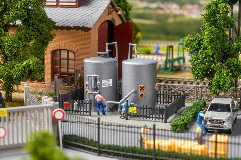 PREORDER Faller HO 131338 2 Storage Tanks Kit | 17.5