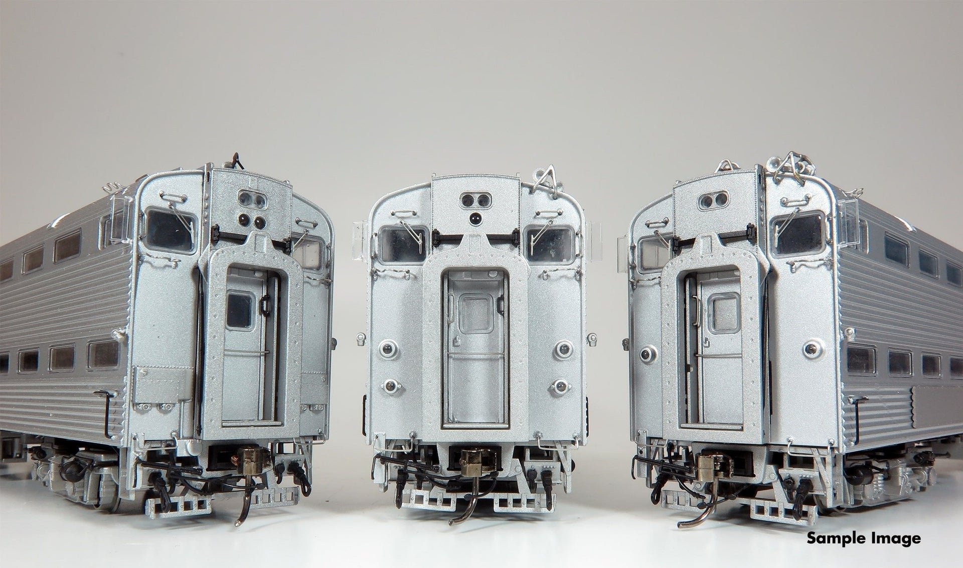 PREORDER Rapido 145008 HO Budd Gallery Bi-Level Commuter Cab Coach & 2