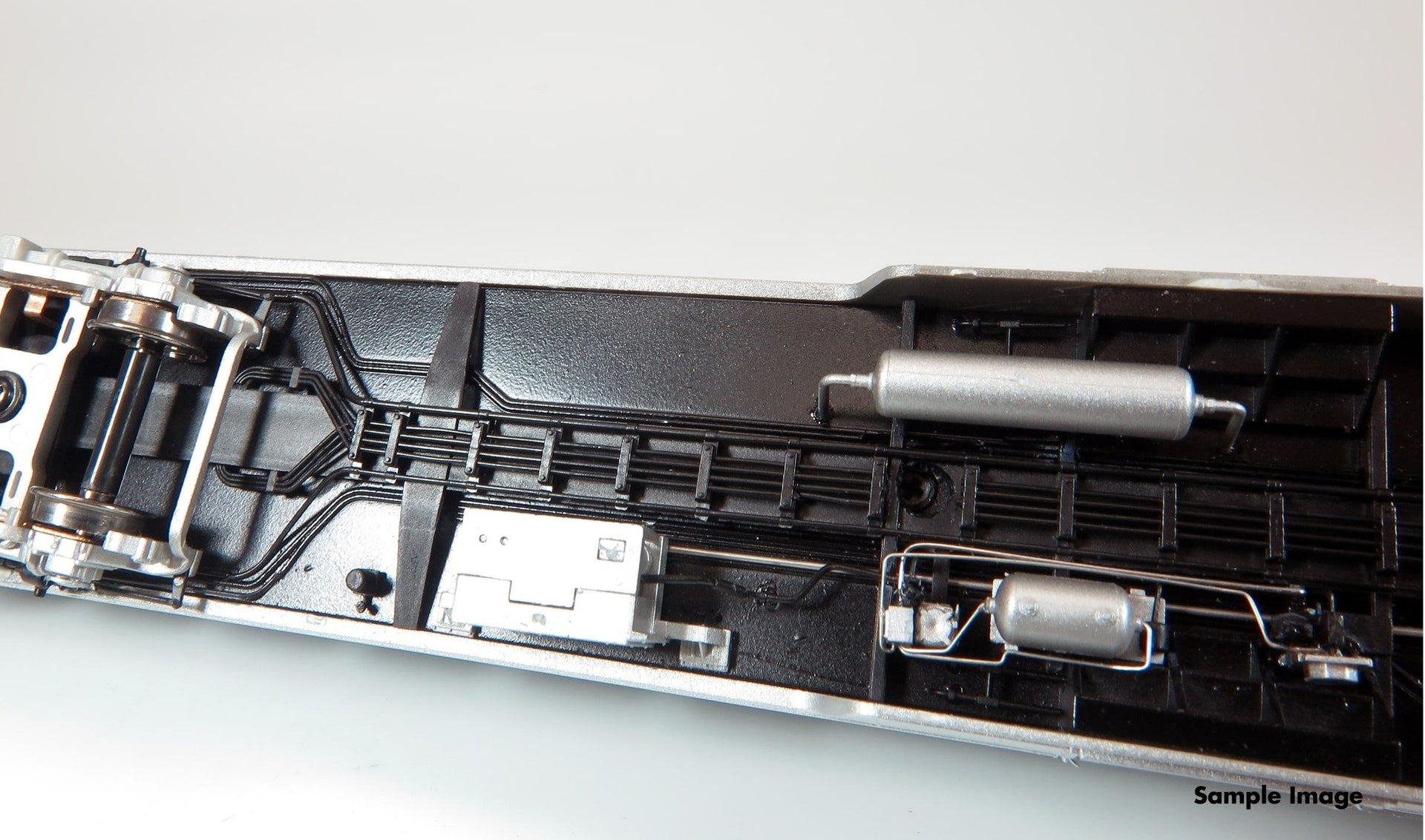 Rapido 145098 HO Budd Gallery Bi-Level Commuter Cab Coach - Ready to R