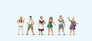 Preiser HO 10674 Standing Beer Drinkers in Tradtional German Costume (6)