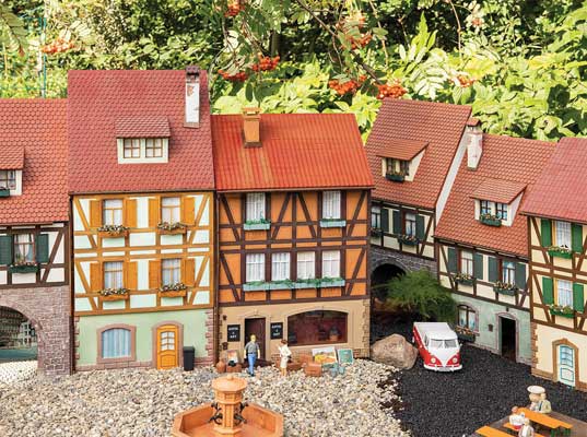 PREORDER Pola G 331769 Half-Timbered House with Shop Background/Relief Building Kit | 202.29