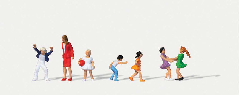 Merten HO 0212590 Teacher with School Children (7)