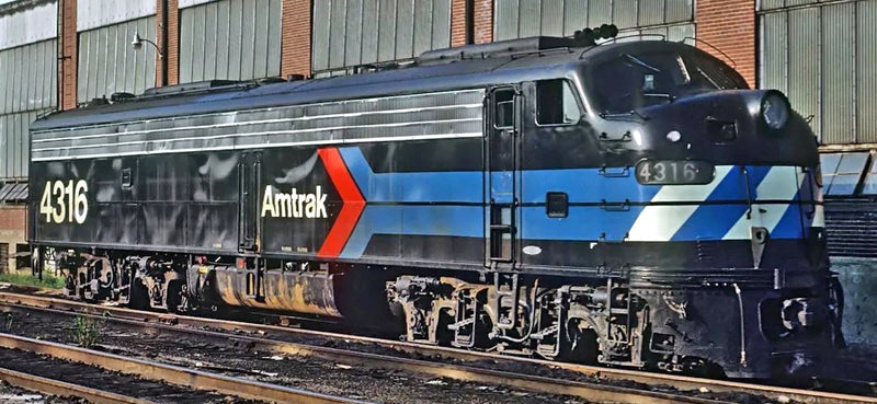 Kato N 1761971-DCC EMD E8A, Amtrak (Day One)