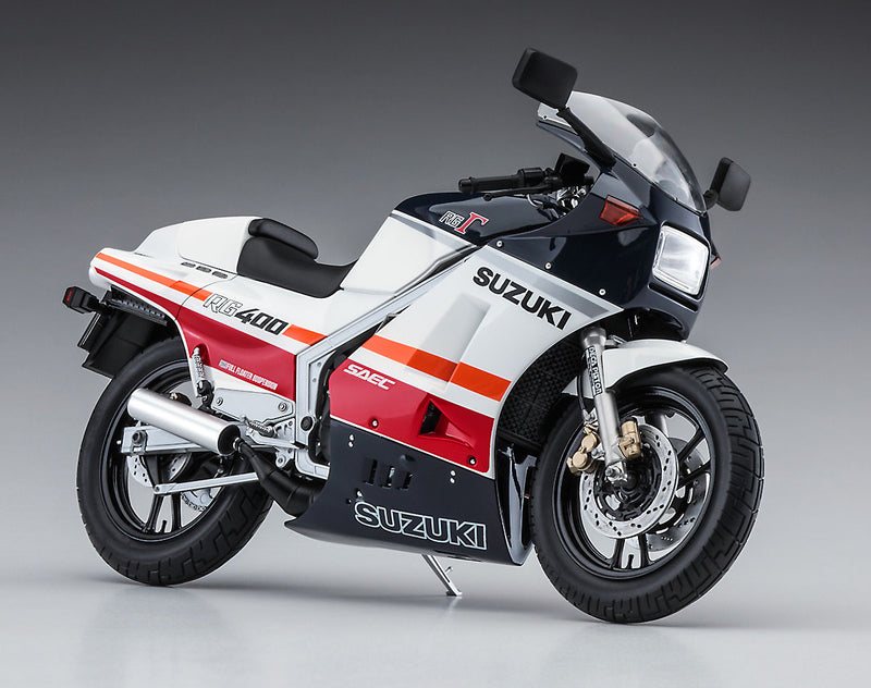 Hasegawa Models 21732  Suzuki RG400Γ Early model “Red/White color” w/Under cowl  1:12 SCALE MODEL KIT