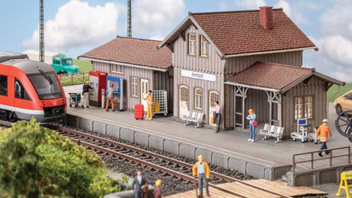 Noch 16268 Train Station/Platform Scene