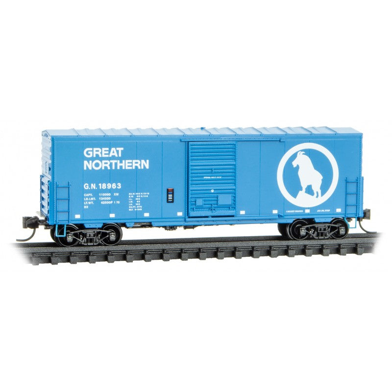 Micro Trains Line #024 00 550 40' Single-Door Boxcar No Roofwalk - Ready to Run -- Great Northern #18963 (Big Sky Blue, white), N Scale