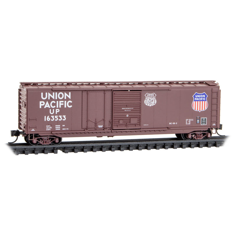 Micro-Trains 033 00 210 50' Standard Box Car, w/ Plug & Sliding Door, Union Pacific