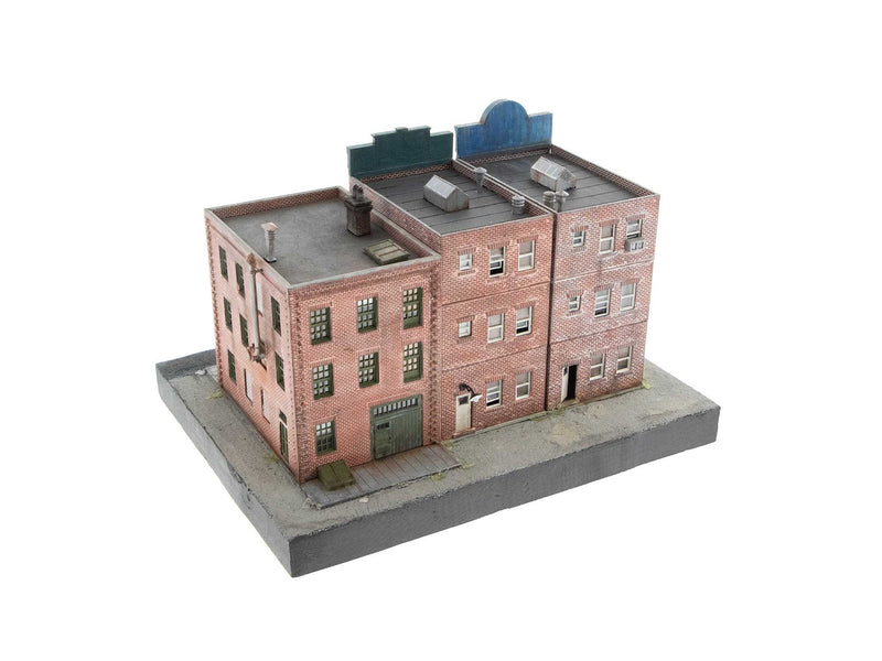 PREORDER Lionel 2467010 HO Front Street 100 Block 3-Structure Set - Kit - 9-1/4 x 7 x 6-1/2"  23.5 x 17.8 x 16.5cm