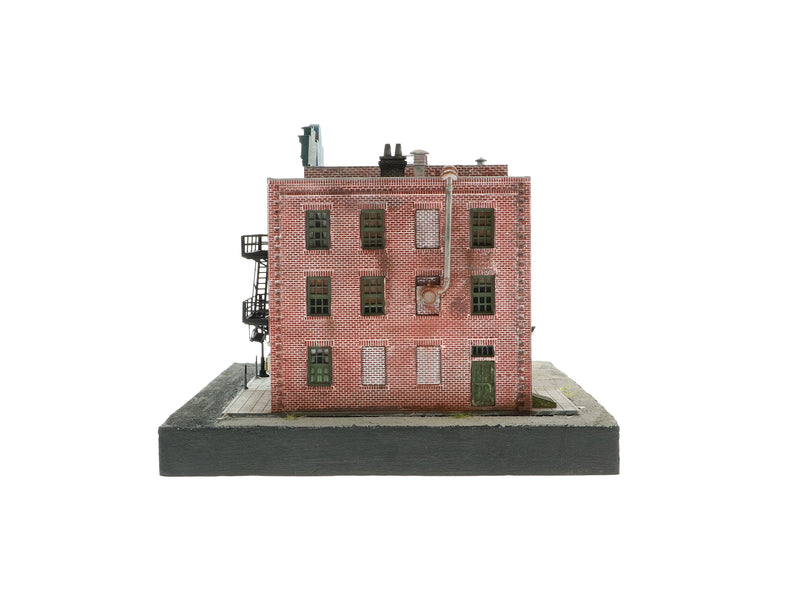 PREORDER Lionel 2467010 HO Front Street 100 Block 3-Structure Set - Kit - 9-1/4 x 7 x 6-1/2"  23.5 x 17.8 x 16.5cm