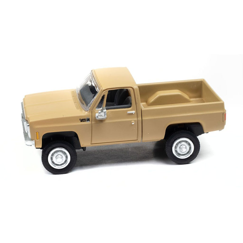 CLASSIC METAL WORKS 30660 1975 CHEVY PICKUP 4X4 (LIGHT SADDLE) 1:87 HO SCALE