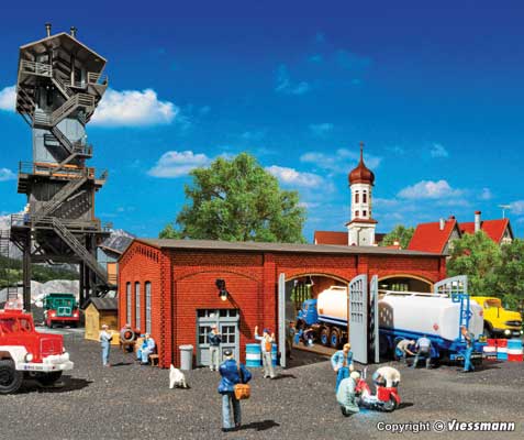 PREORDER Vollmer HO 45642 Truck Workshop/Garage Polyplate Kit | 101.99