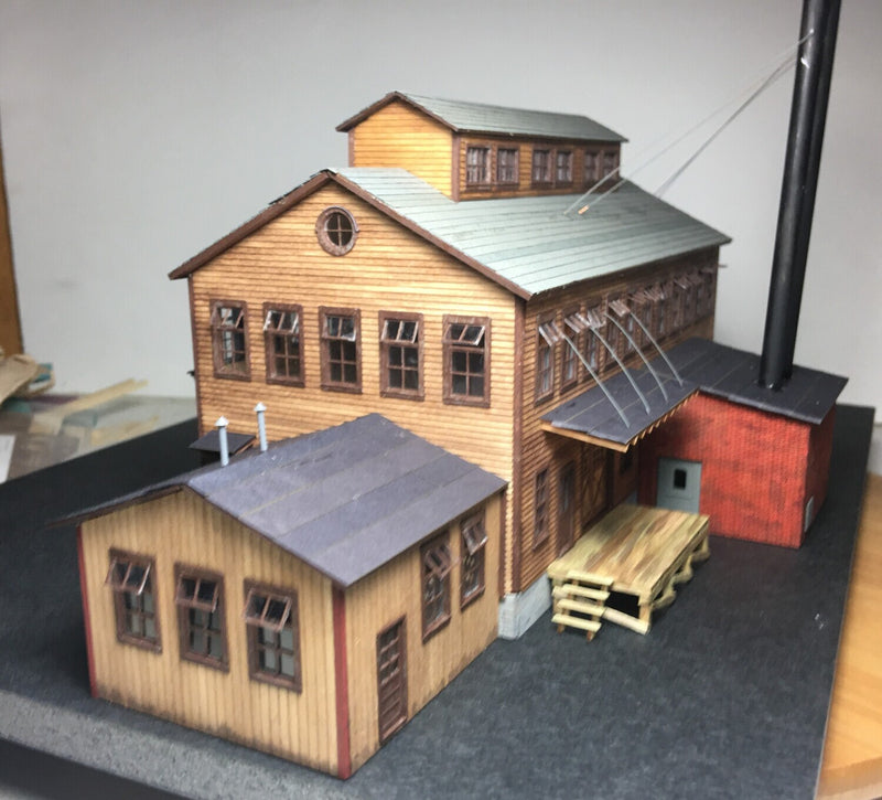 Motrak Models 83013 Bisgeier Tool Company Store/Structures, HO Scale