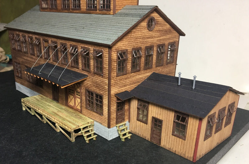 Motrak Models 83013 Bisgeier Tool Company Store/Structures, HO Scale