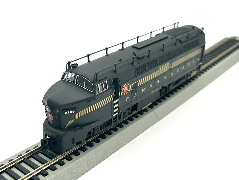 BLI 8270 BF-16 Sharknose A, PRR 9708, 5-Stripe, No-Sound / DCC-Ready, HO