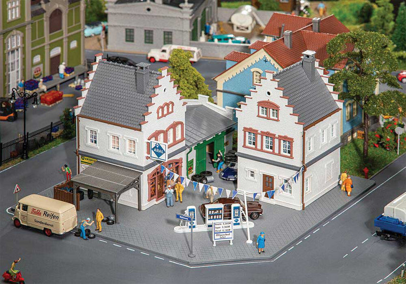 Faller Gmbh 130167 Hesselbach Gas Station -- Kit - 9-7/16 x 9-5/16 x 5-3/8" 24 x 23.7 x 13.7cm, HO Scale