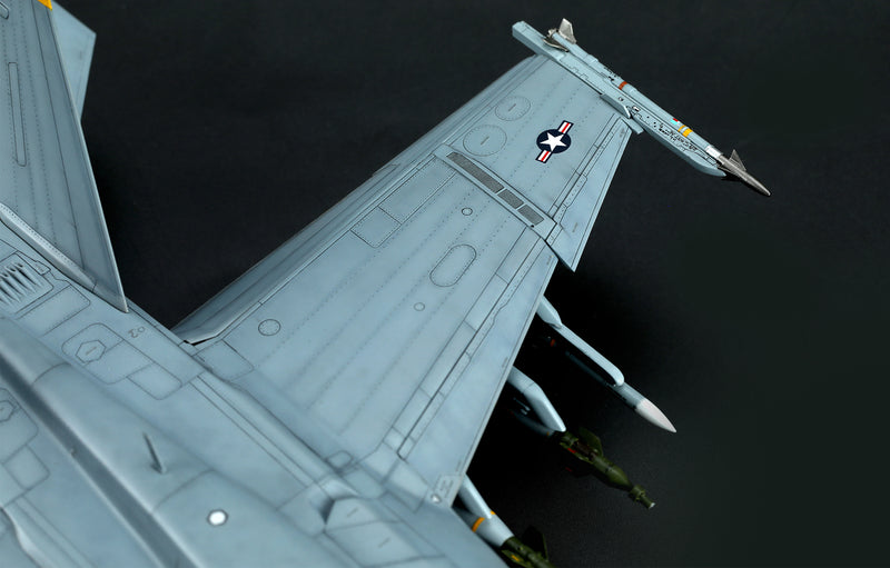 Meng-Model LS-016 BOEING F/A-18F SUPER HORNET BOUNTY HUNTERS 1:48