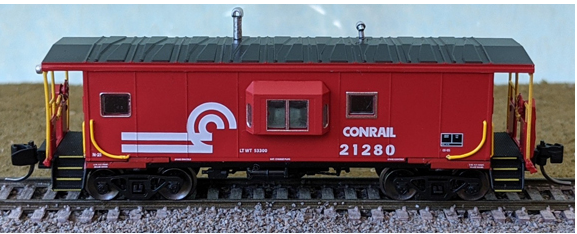 Bluford Shops 40151 International Car Half-Bay Window Caboose - Ready to Run -- Conrail Shared Assets 21303 (Boxcar Red, white), N Scale