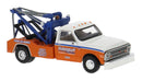 Brekina HO 19667 1981 GMC C30 Tow Truck, Suburban