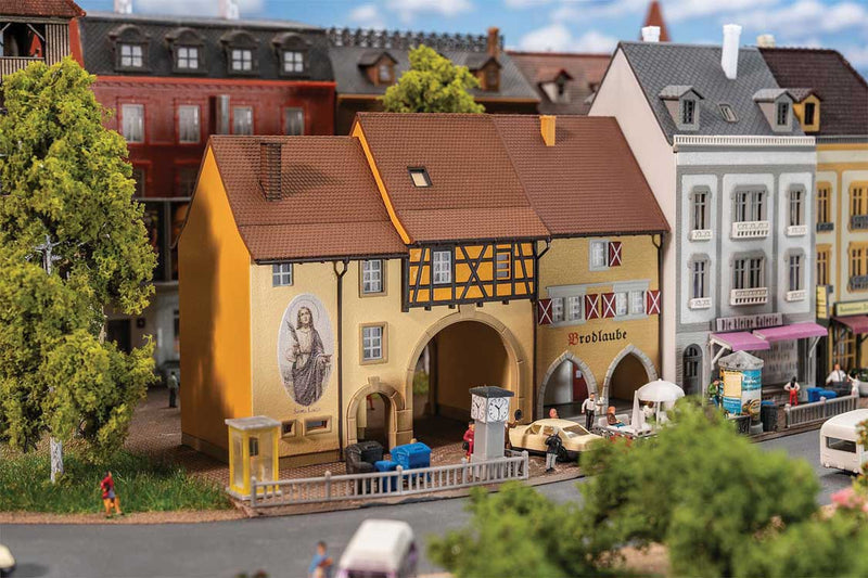 PREORDER Faller Gmbh 232167 N Maximilianstrasse Old Town Homes -- Kit - 2 Houses