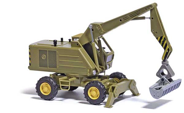 Busch Gmbh & Co Kg 42899 1974 Weimar Mobilbagger T174-2 Rubber-Tired Construction Crane - Assembled -- With Clearing Bucket (green, yellow), HO Scale