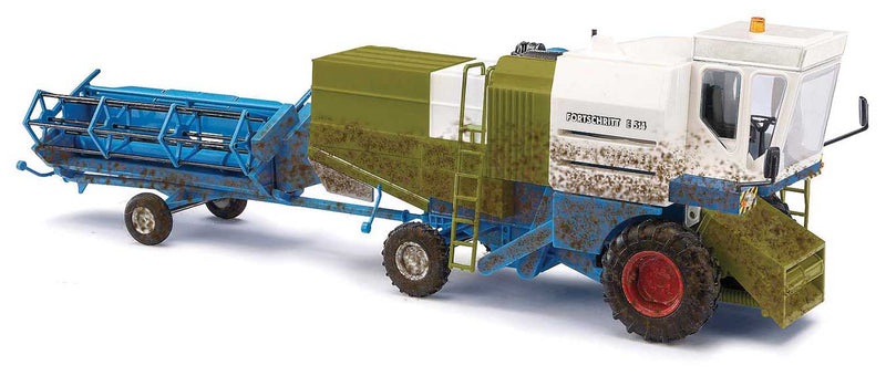 Busch Gmbh & Co Kg 40179 1982 Fortschritt E 514 Farm Combine Head, Trailer and Driver - Assembled -- White, Green, Blue, Red (weathered), HO Scale