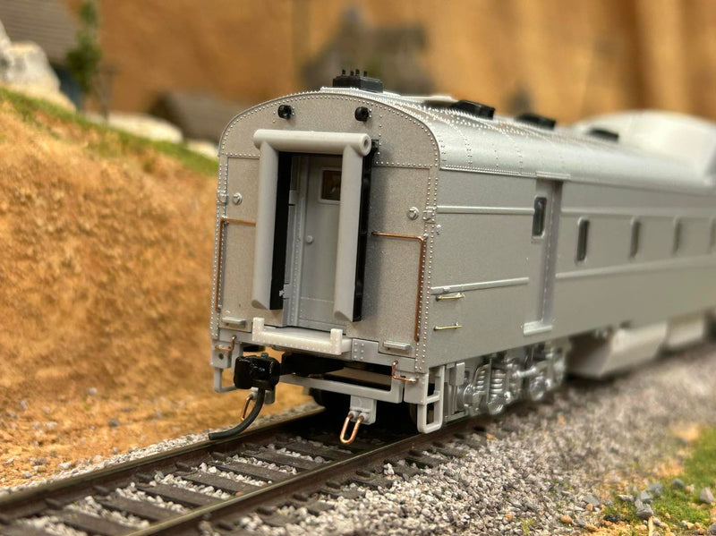 PREORDER Broadway Limited Imports HO 9126 Power Car without Roof Antenna, Union Pacific Primer Gray (Sound Equipped)