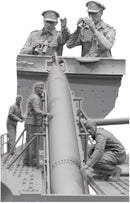 Border Model 1/35 German Submariners & Commanders Loading