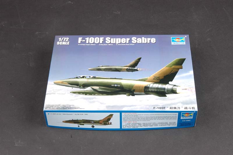 Trumpeter F-100F Super Sabre 01650 1:72