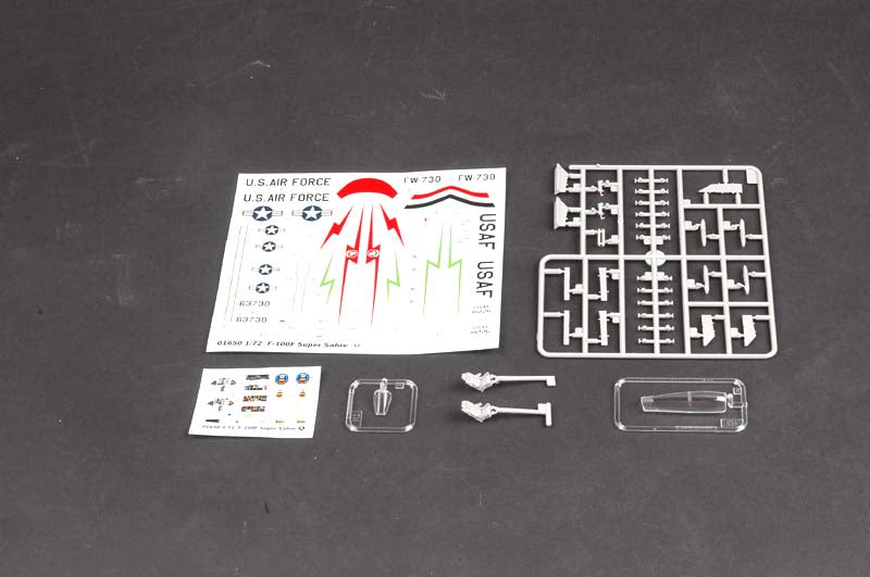 Trumpeter F-100F Super Sabre 01650 1:72