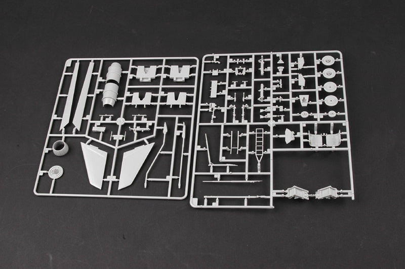 Trumpeter F-100F Super Sabre 02840 1:48