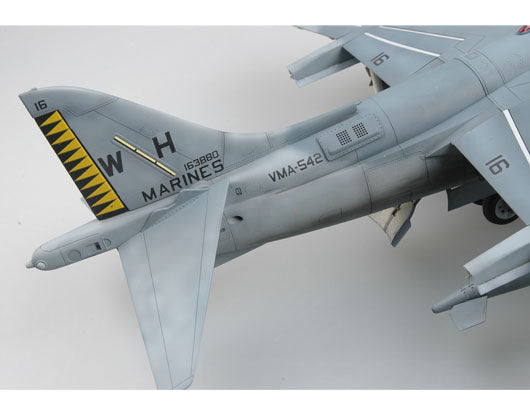 Trumpeter AV-8B Night Attack Harrier II 02285 1:32