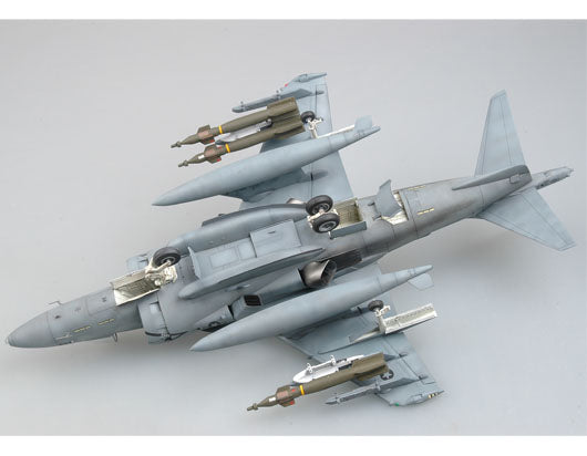 Trumpeter AV-8B Night Attack Harrier II 02285 1:32