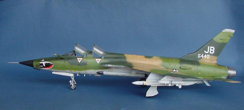 Trumpeter Republic F-105G Wild Weasel 02202 1:32