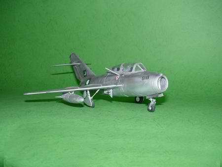 Trumpeter Mikoyan-Gurevich MiG-15 UTI Midget 02805 1:48