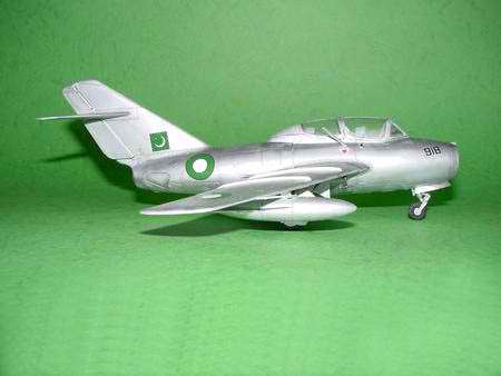 Trumpeter Mikoyan-Gurevich MiG-15 UTI Midget 02805 1:48