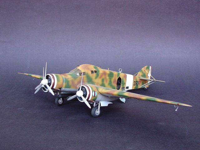 Trumpeter Savoia-Marchetti S.M.79-II Sparviero 02817 1:48