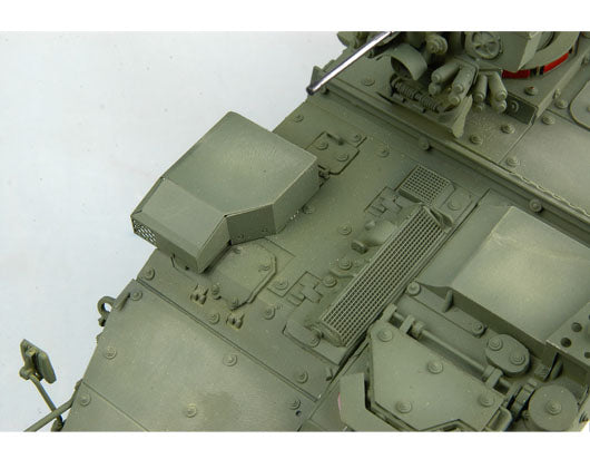 Trumpeter 00397 M1130 Stryker Command Vehicle 1:35