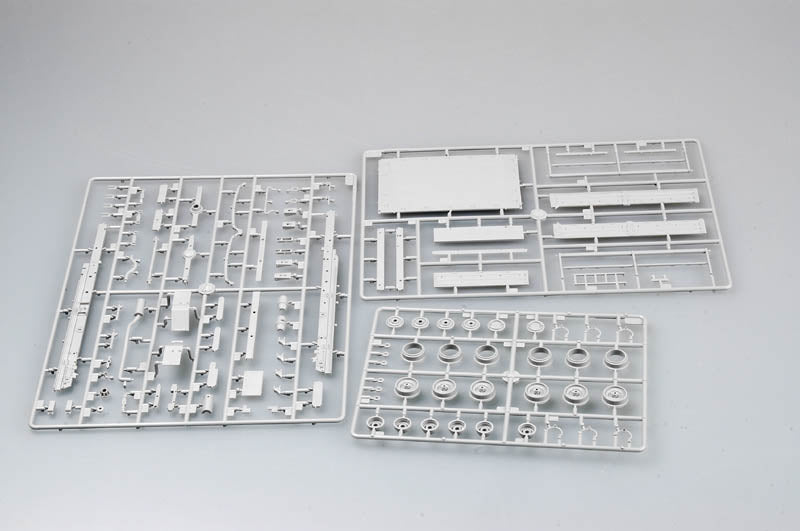 Trumpeter M1078 Light Medium Tactical Vehicle (LMTV) Standard Cargo Truck 01004 1:35