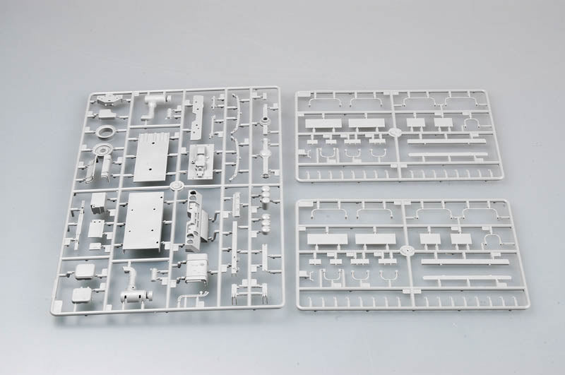 Trumpeter M1078 Light Medium Tactical Vehicle (LMTV) Standard Cargo Truck 01004 1:35